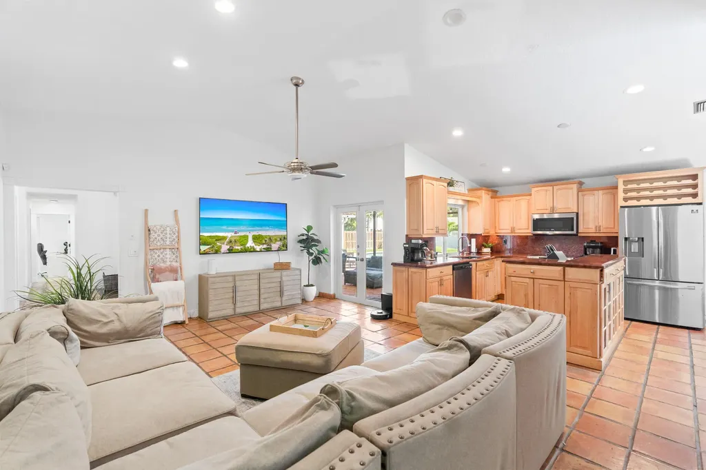 10885 NW 6th Street Coral Springs FL 33071