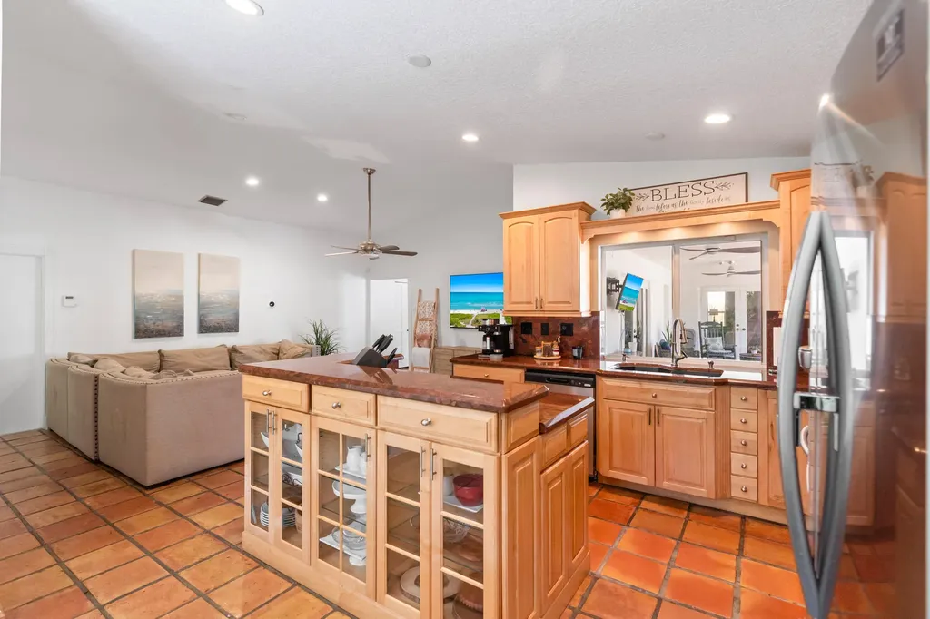 10885 NW 6th Street Coral Springs FL 33071