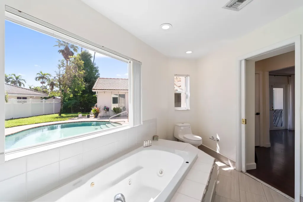 10885 NW 6th Street Coral Springs FL 33071