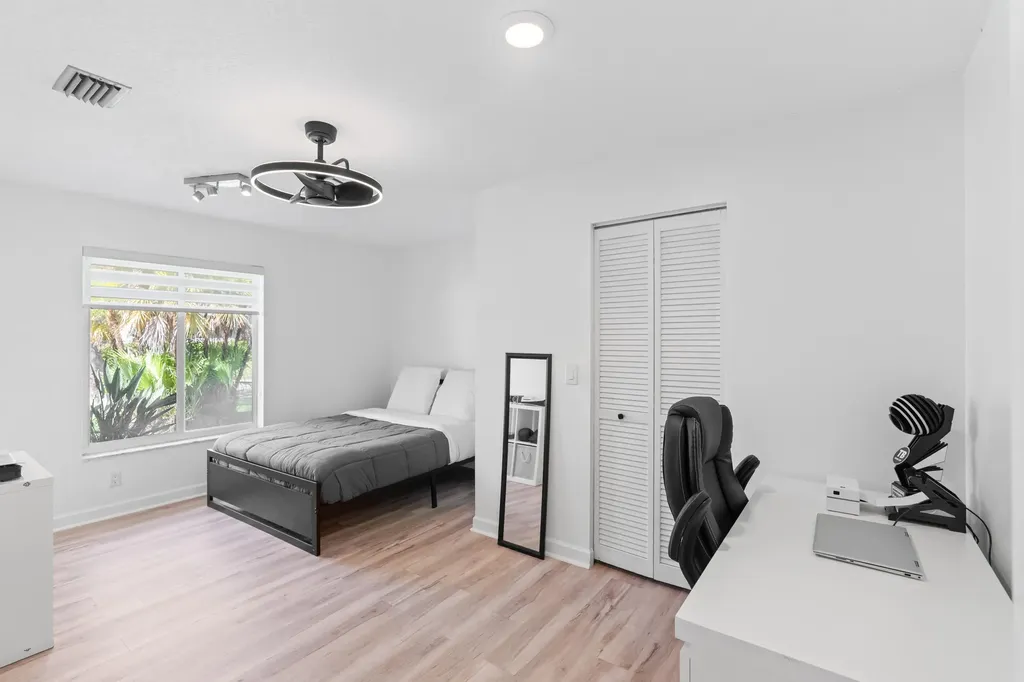 10885 NW 6th Street Coral Springs FL 33071