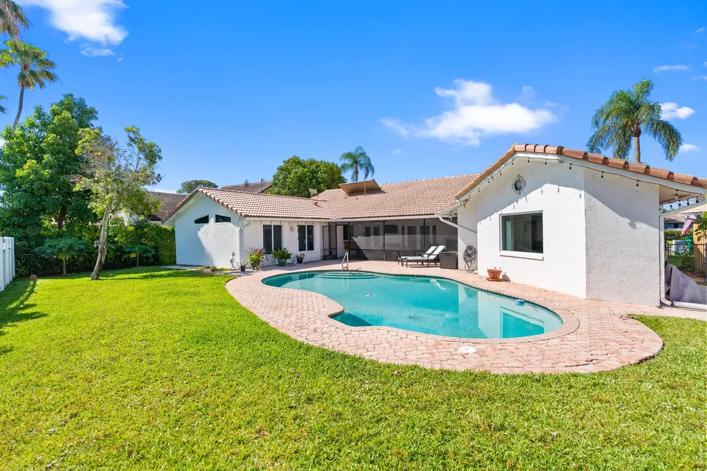 10885 NW 6th Street Coral Springs FL 33071