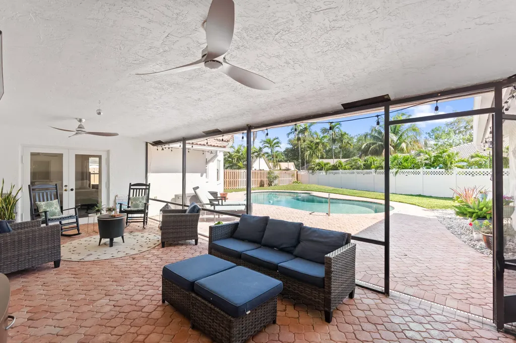 10885 NW 6th Street Coral Springs FL 33071