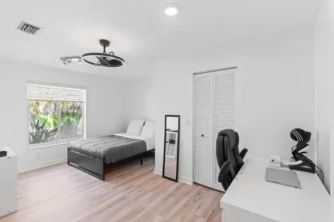 10885 NW 6th Street Coral Springs FL 33071