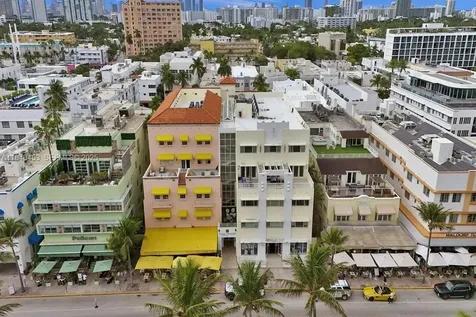834 Ocean Drive Miami Beach FL 33139