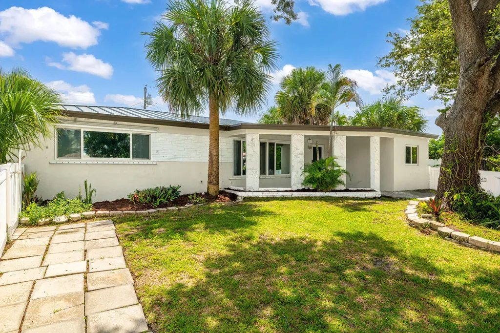 2298 NE 4th Avenue Boca Raton FL 33431
