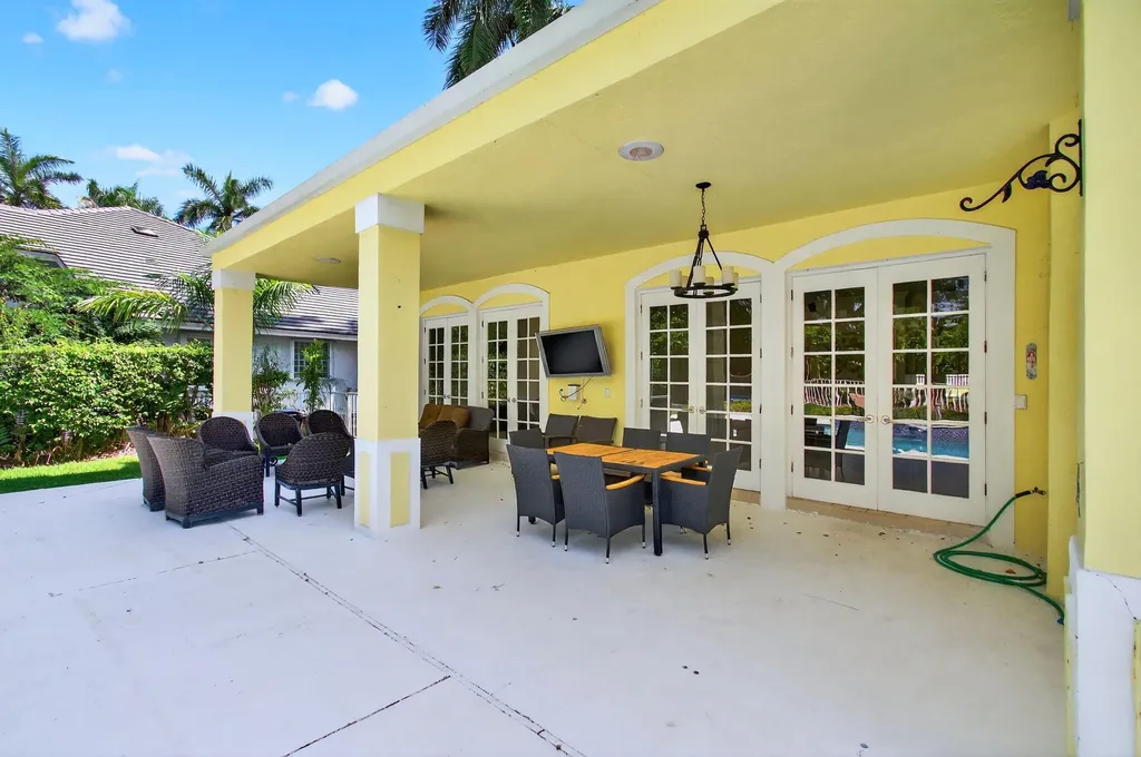 6167 NW 23rd Way Boca Raton FL 33496
