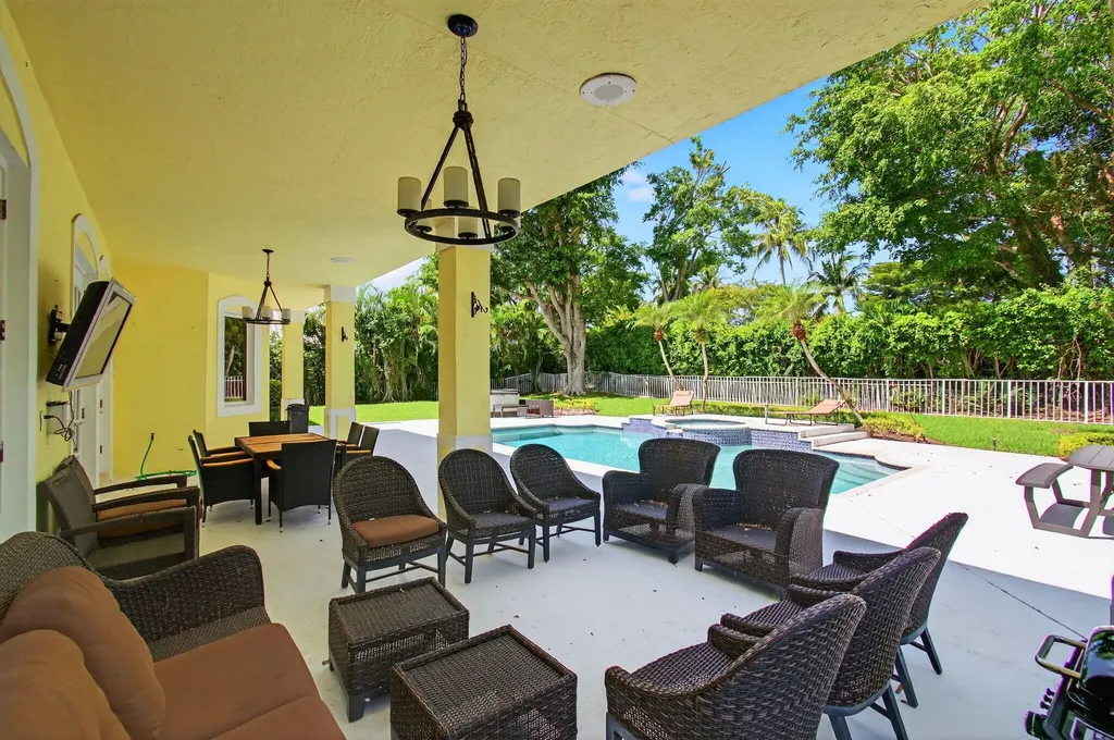 6167 NW 23rd Way Boca Raton FL 33496