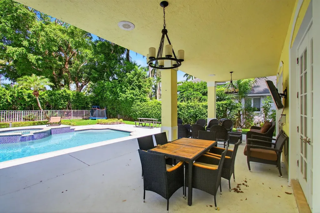 6167 NW 23rd Way Boca Raton FL 33496