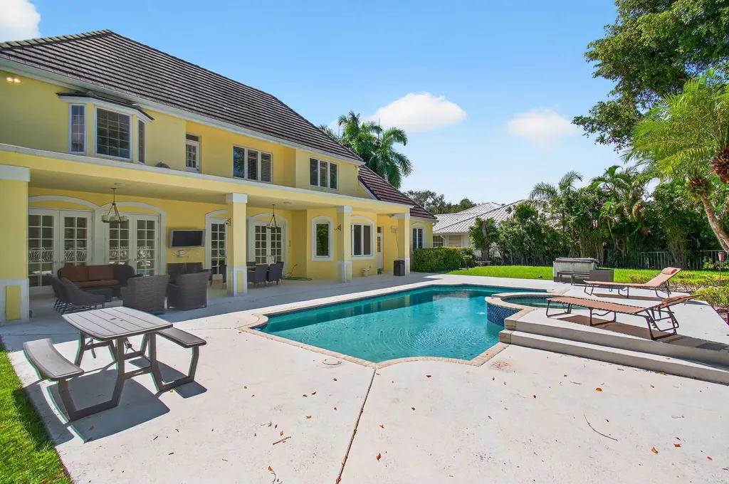 6167 NW 23rd Way Boca Raton FL 33496