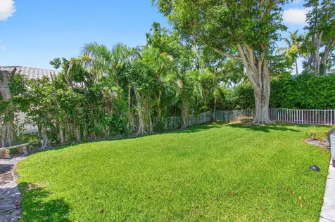 6167 NW 23rd Way Boca Raton FL 33496