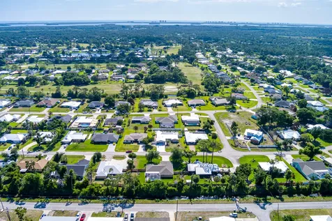 5105 Paleo Pines Circle Fort Pierce FL 34951