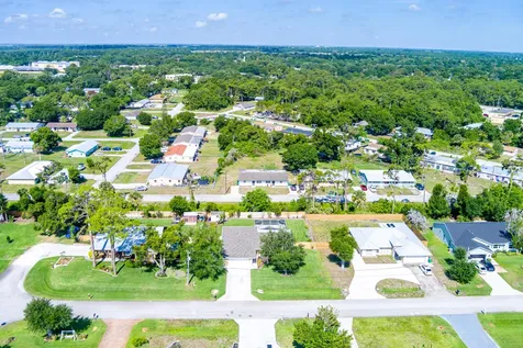 5105 Paleo Pines Circle Fort Pierce FL 34951