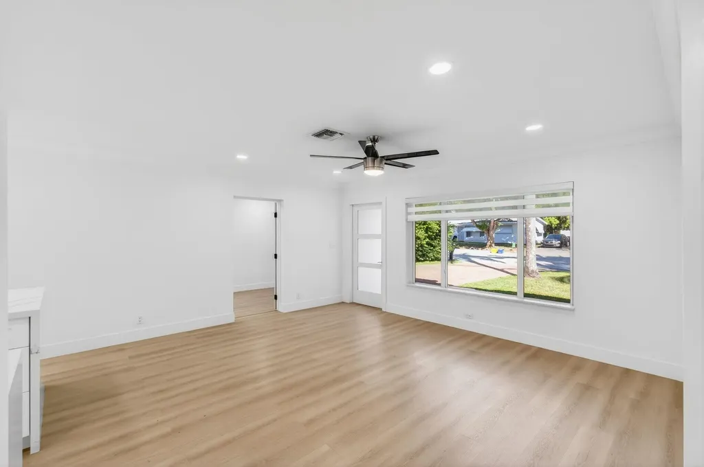 360 SW 2nd Street Boca Raton FL 33432