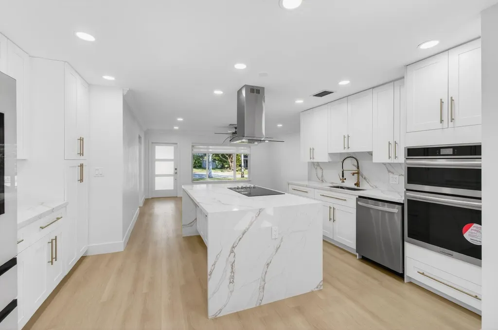 360 SW 2nd Street Boca Raton FL 33432
