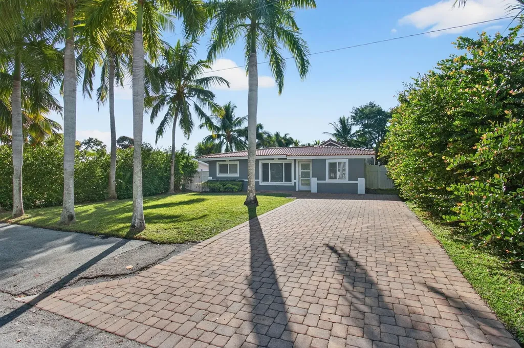 360 SW 2nd Street Boca Raton FL 33432
