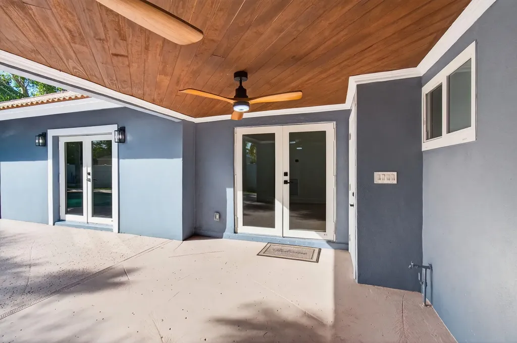 360 SW 2nd Street Boca Raton FL 33432