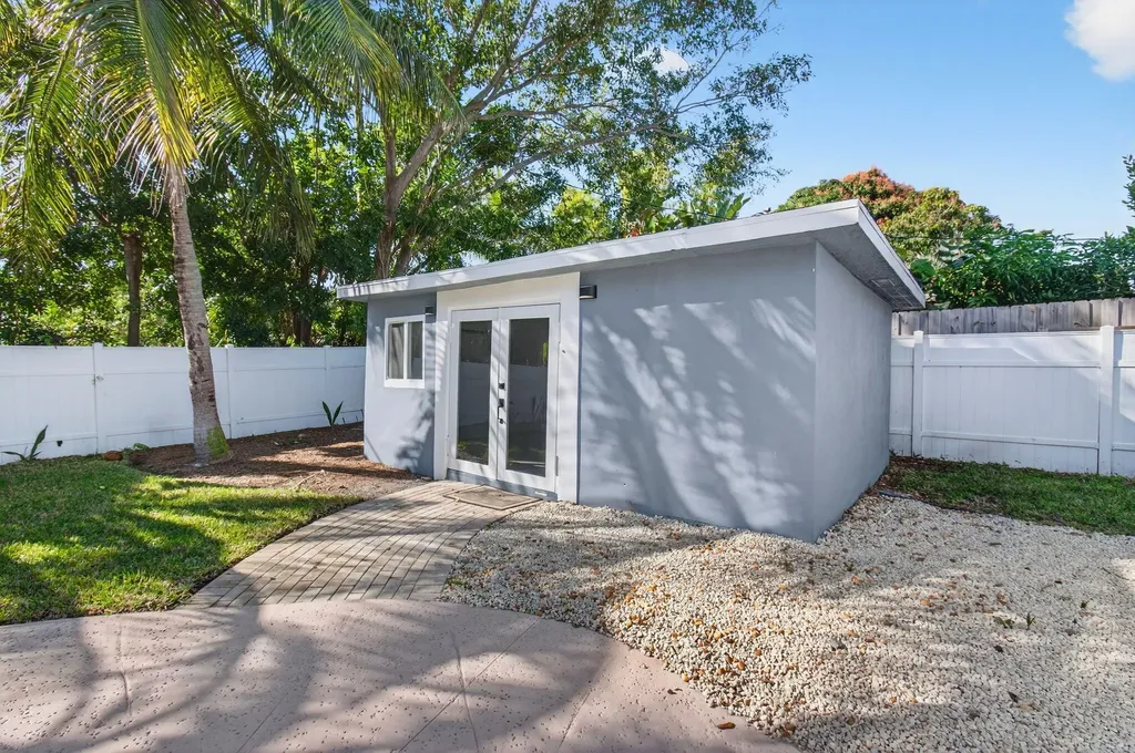 360 SW 2nd Street Boca Raton FL 33432