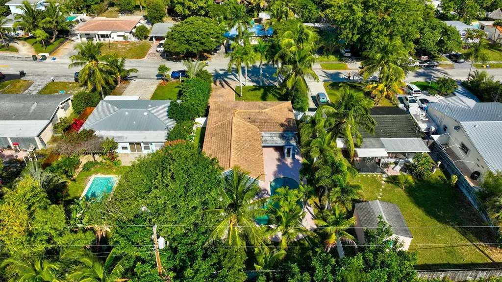 360 SW 2nd Street Boca Raton FL 33432
