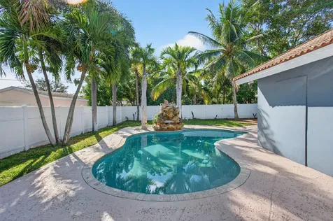 360 SW 2nd Street Boca Raton FL 33432