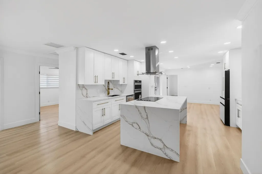 360 SW 2nd Street Boca Raton FL 33432