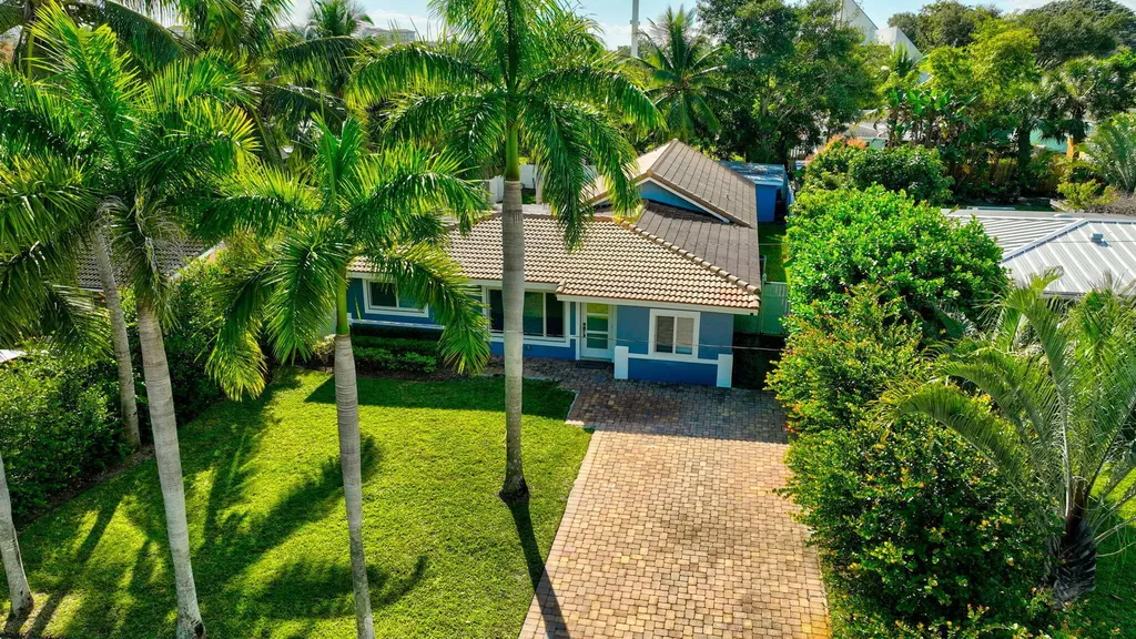 360 SW 2nd Street Boca Raton FL 33432
