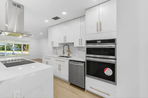 360 SW 2nd Street Boca Raton FL 33432
