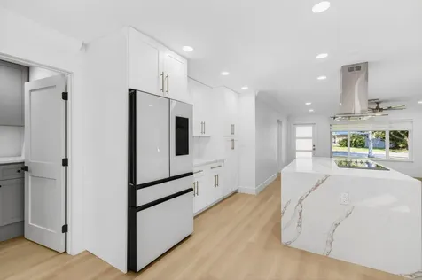 360 SW 2nd Street Boca Raton FL 33432