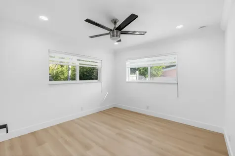360 SW 2nd Street Boca Raton FL 33432