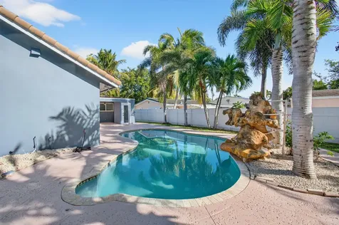 360 SW 2nd Street Boca Raton FL 33432