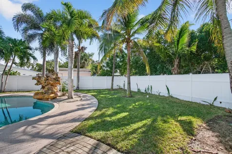360 SW 2nd Street Boca Raton FL 33432