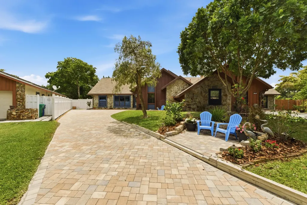 2326 NW 120th Way Coral Springs FL 33065