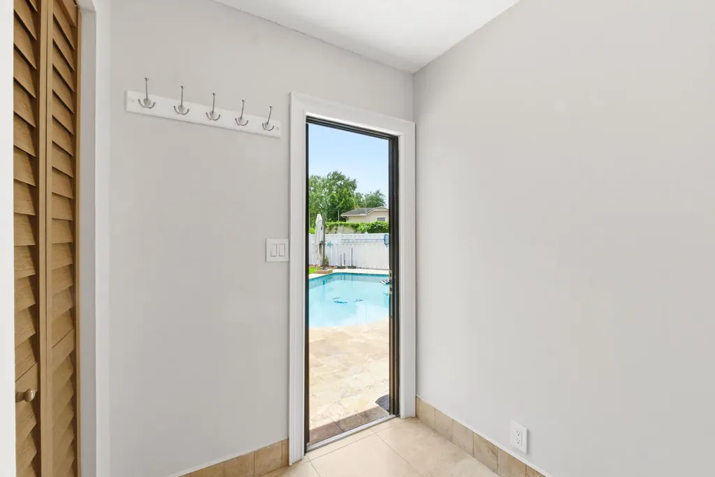 2326 NW 120th Way Coral Springs FL 33065