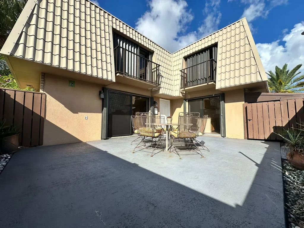 5718 57th Way West Palm Beach FL 33409
