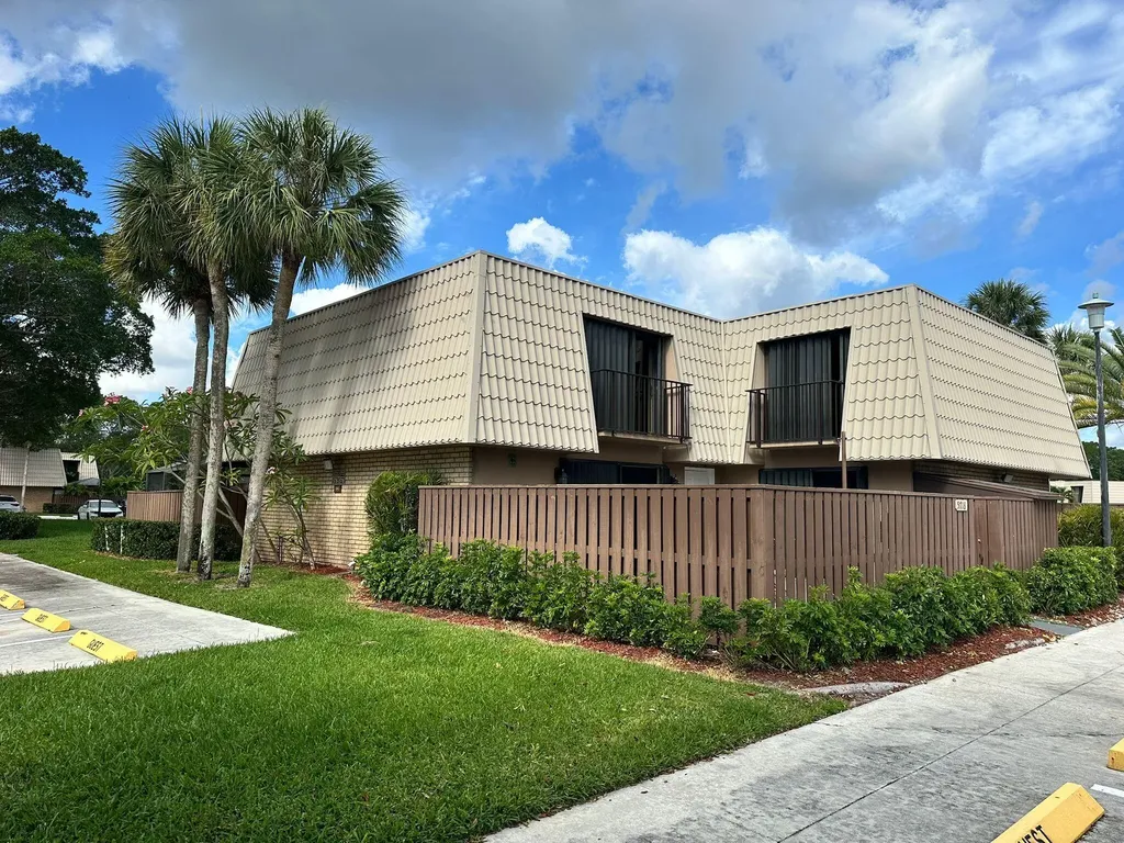 5718 57th Way West Palm Beach FL 33409