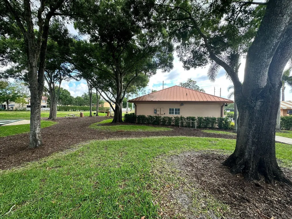5718 57th Way West Palm Beach FL 33409