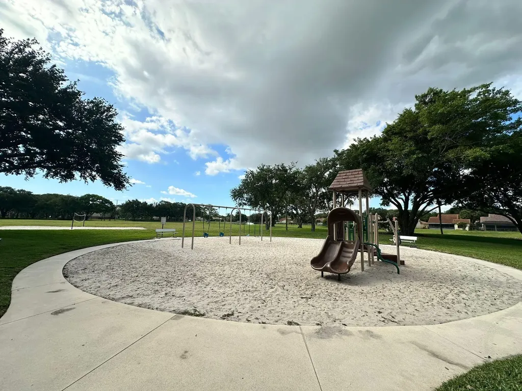 5718 57th Way West Palm Beach FL 33409