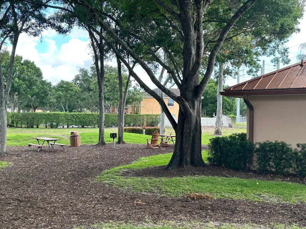 5718 57th Way West Palm Beach FL 33409