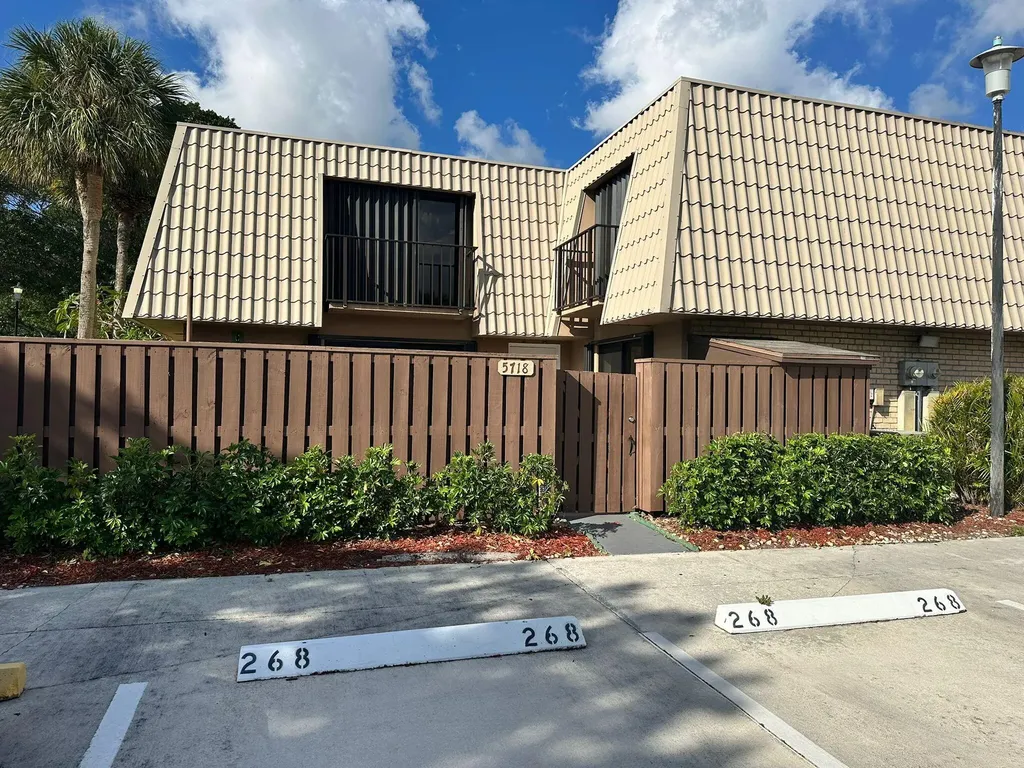 5718 57th Way West Palm Beach FL 33409