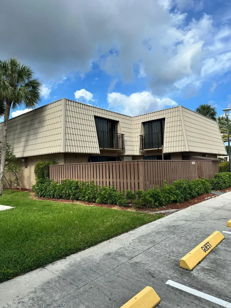 5718 57th Way West Palm Beach FL 33409