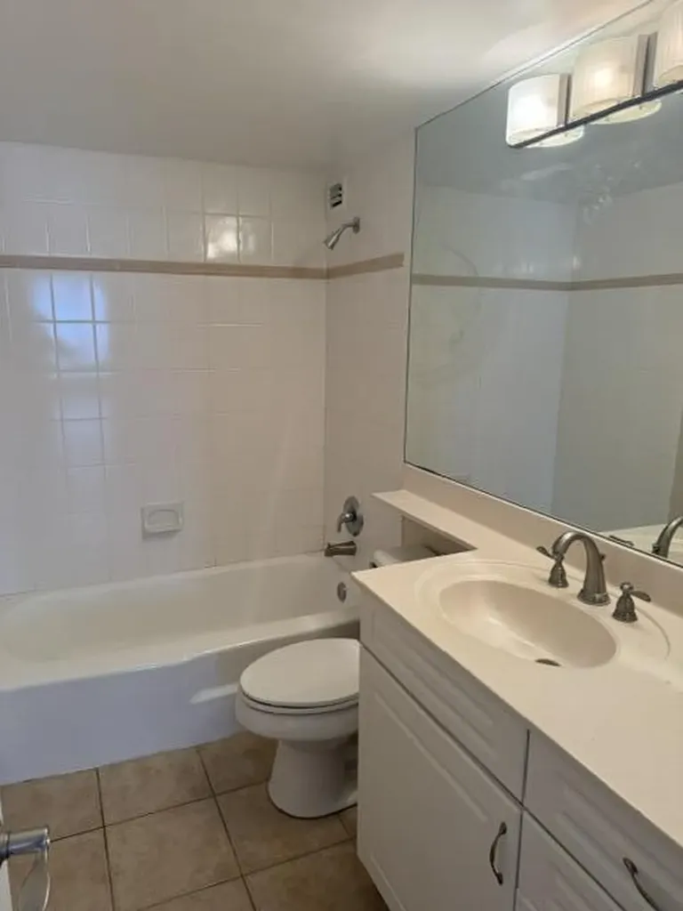 1000 Spanish River Road Boca Raton FL 33432