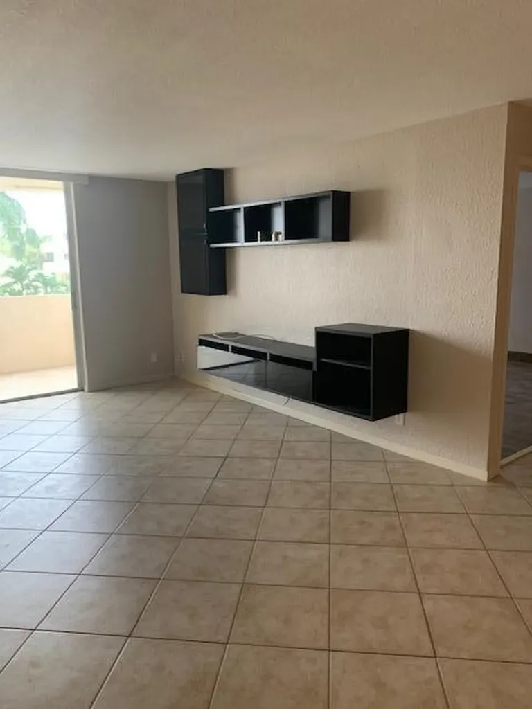 1000 Spanish River Road Boca Raton FL 33432