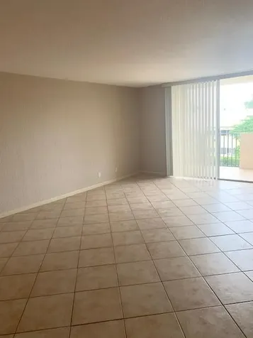1000 Spanish River Road Boca Raton FL 33432