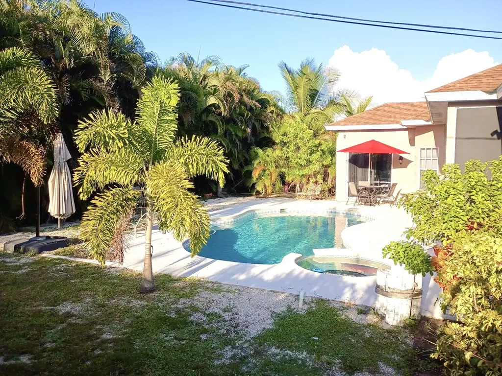 523 SW Gale Lane Port St Lucie FL 34953