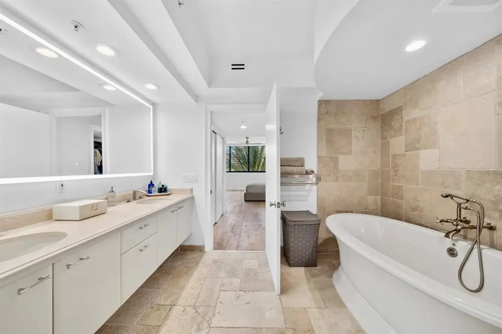 333 Las Olas Way Fort Lauderdale FL 33301