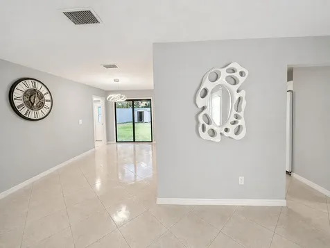 568 SE Chapman Avenue Port St Lucie FL 34984
