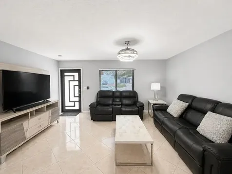 568 SE Chapman Avenue Port St Lucie FL 34984