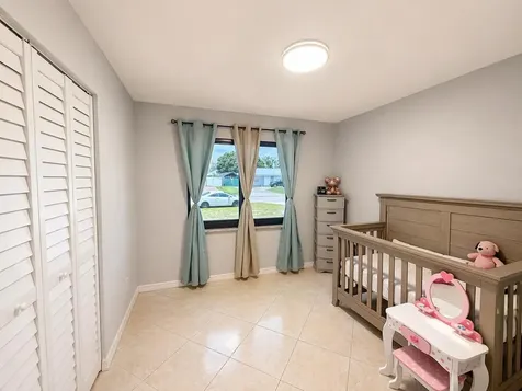 568 SE Chapman Avenue Port St Lucie FL 34984