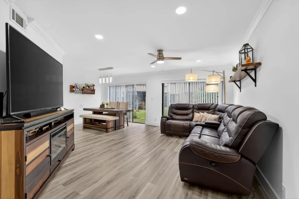1672 Cypress Pointe Drive Coral Springs FL 33071