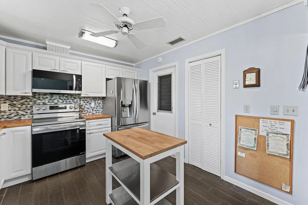 9890 Papaya Tree Trail Boynton Beach FL 33436