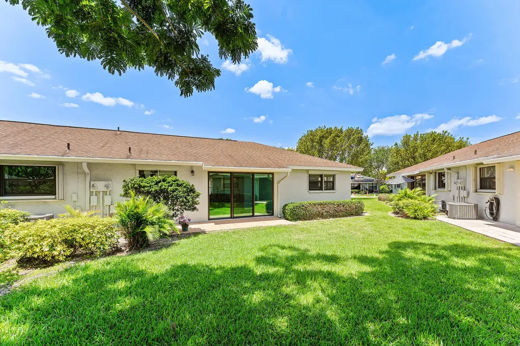 9890 Papaya Tree Trail Boynton Beach FL 33436